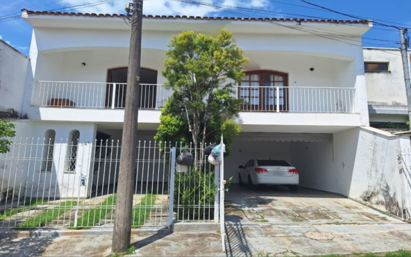 Casa à Venda em Ótimo Bairro em Cambuí MG Cod. 1925 (1)