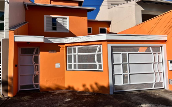 Casa com Linda Vista da Cidade à Venda em Cambuí MG Cod. 1920 (1)