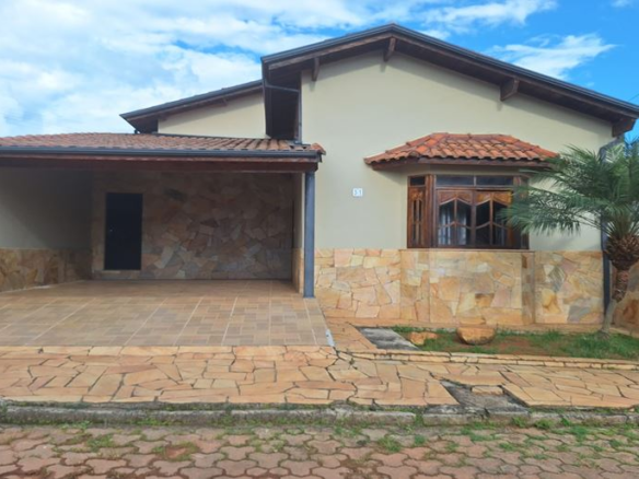 Linda casa a venda em Condomínio no Sul de Minas Cod. 1929 (2)