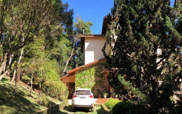 Lindíssima Casa de Inverno a Venda em Monte Verde MG Cod. 1943 (1)