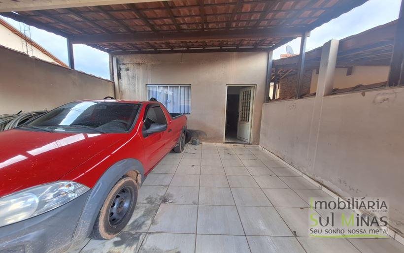 Casa para venda a 1 km do centro em Cambui MG Cód. 1963 (10)