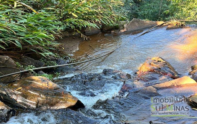 Sítio com cachoeira à Venda no Sul de Minas Cód. 1975 (47)