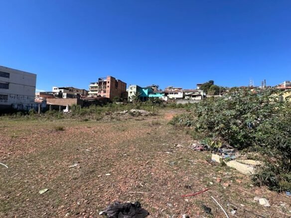 Área comercial à Venda em Cambuí na entrada da cidade com 3750 m ² (2)