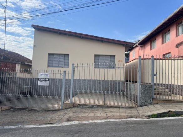 Casa com 2 Vagas na Garagem à Venda em Cambuí MG Cód. 1476 (13)
