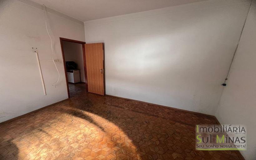 Casa com lote de 314,30m² à Venda no Córrego do Bom Jesus MG Cód. 2004 (10)