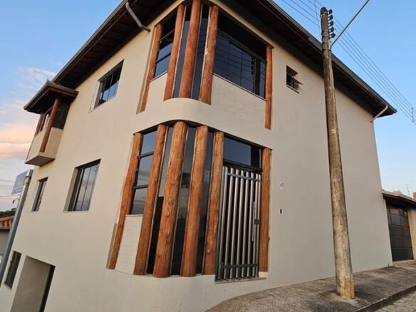 Casa espaçosa à Venda em Cambuí MG com vista privilegiada Cód. 886 (14)