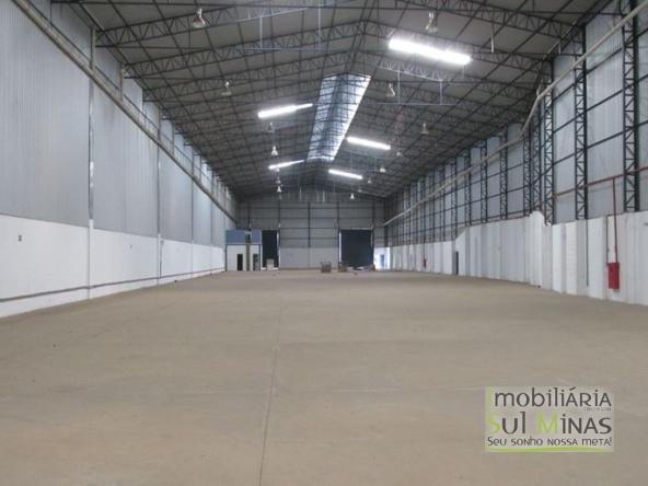 Galpão de 3.120 m² com 600 m² de pátio para locação em Cambuí MG Cód. 2006 (17)