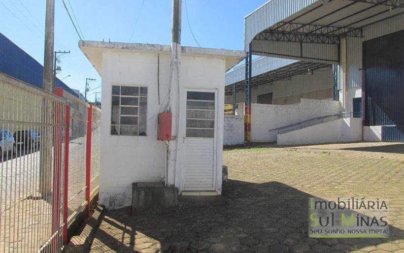 Galpão de 3.120 m² com 600 m² de pátio para locação em Cambuí MG Cód. 2006 (22)