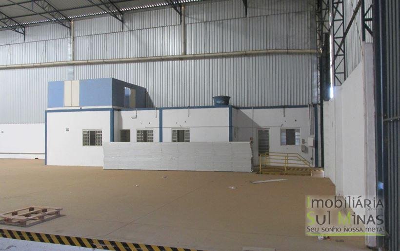 Galpão de 3.120 m² com 600 m² de pátio para locação em Cambuí MG Cód. 2006 (5)