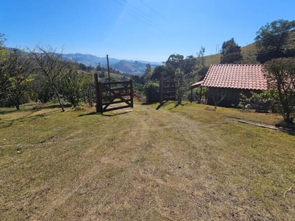 Sítio com 1 Alqueire e 3 Nascentes Próximo a rodovia em Cambuí MG Cód. 585 (11)