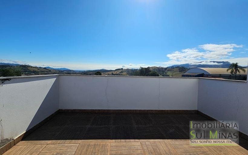 Casa com Terraço à Venda em Cambuí MG Cód. 2021 (17)