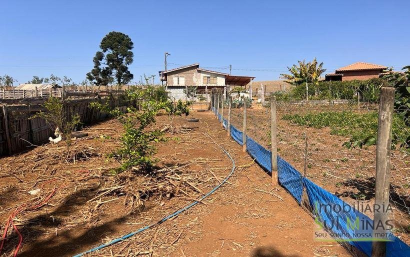 Chácara de 1.000m² com escritura registrada à Venda em Cambuí MG(38)