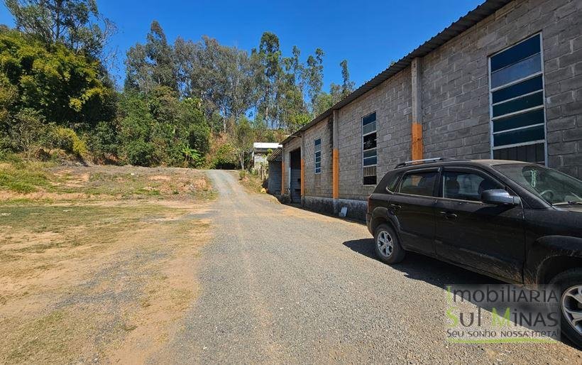 Galpão à Venda no Córrego do Bom Jesus MG Cód. 2015 (7)