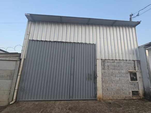 Galpão de 150m² para Locação em Cambuí MG Cód. 2016 (2)