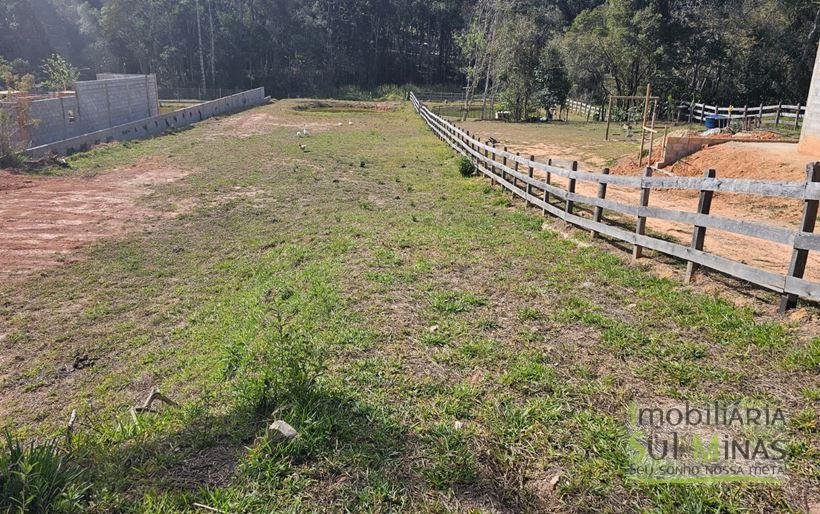 Terreno de 2300m² com tanque de peixe à Venda em Camanducaia MG Cód. 2010 (1)