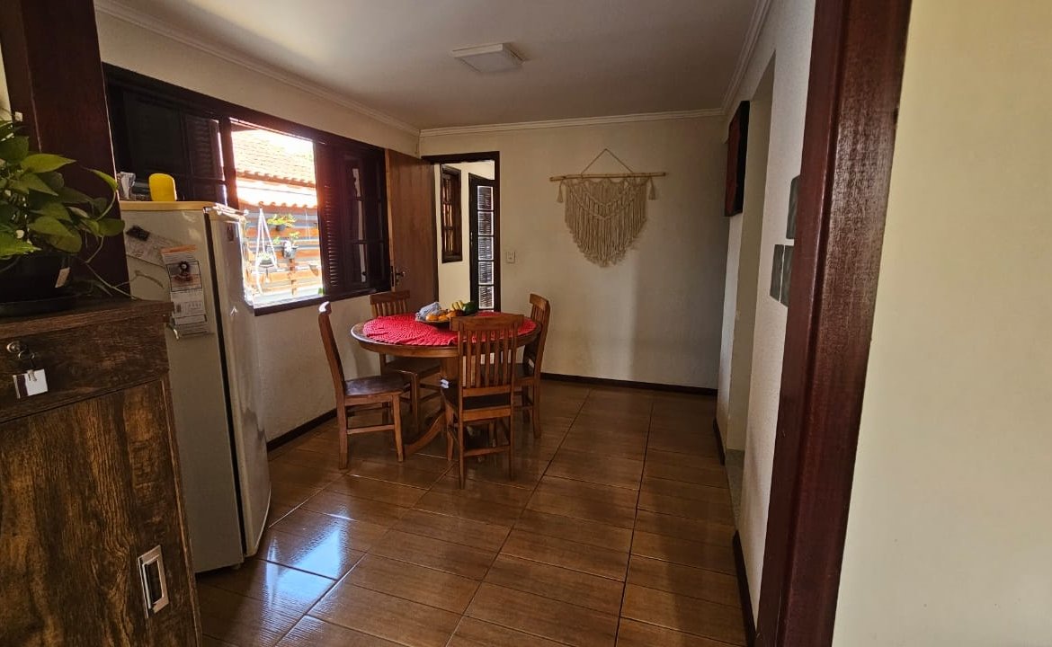 Casa Plana com Edícula à Venda em Cambuí MG Cód. 2036 (22)