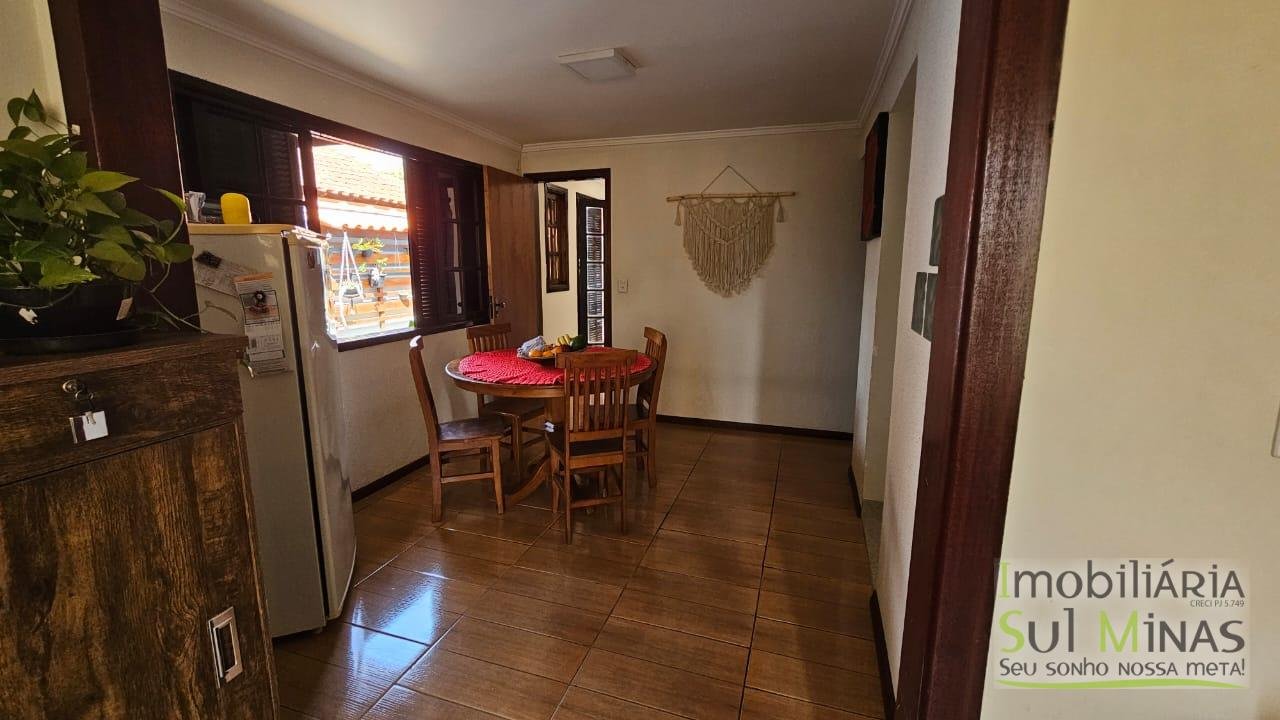 Casa Plana com Edícula à Venda em Cambuí MG Cód. 2036 (22)