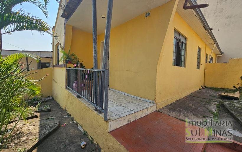 Casa com 3 moradas à Venda em Cambuí MG Cód. 2045 (5)