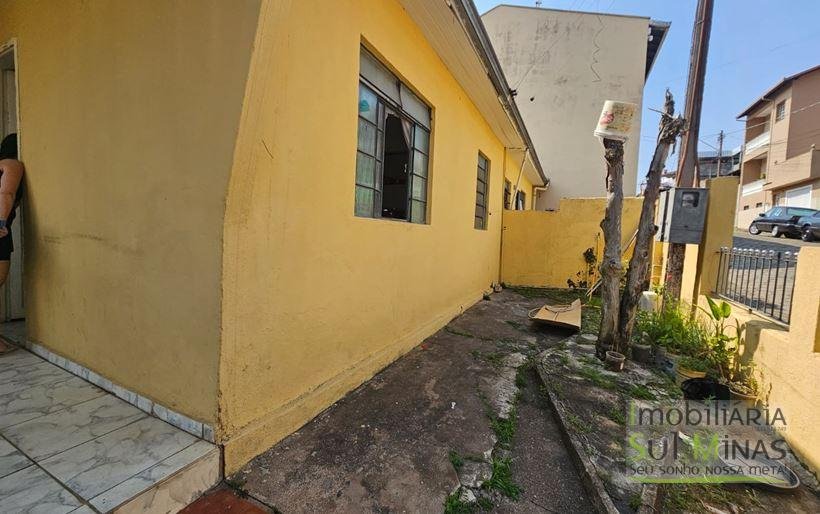 Casa com 3 moradas à Venda em Cambuí MG Cód. 2045 (6)