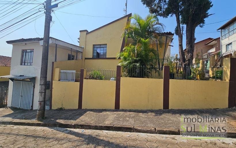 Casa com 3 moradas à Venda em Cambuí MG Cód. 2045 (7)