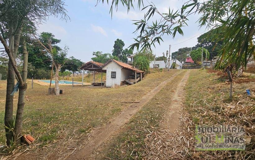 Chácara de 2500m² com piscina à Venda em Cambuí MG Cód. 2042 (7)