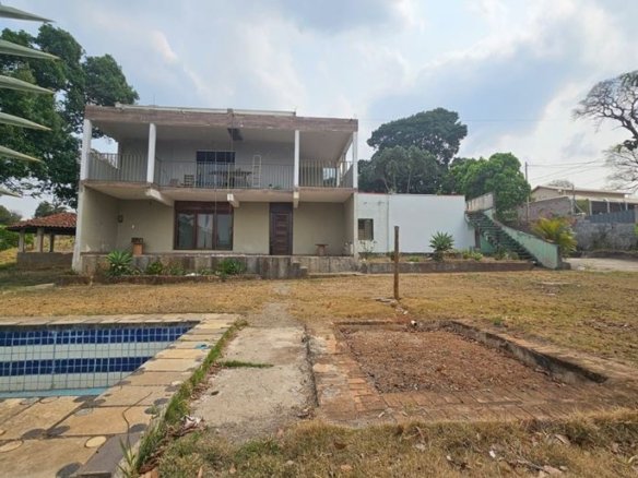 Chácara de 2500m² com piscina à Venda em Cambuí MG Cód. 2042 (9)