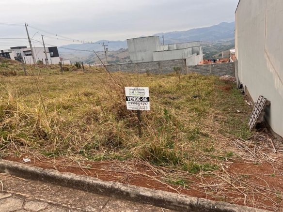 Lote com 125 m² à Venda em Cambuí MG Cód. 1412 (5)