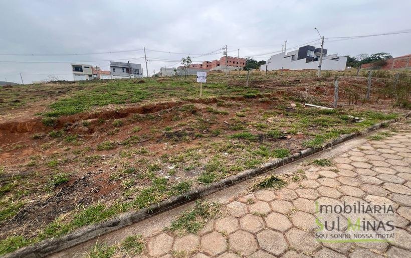 Lote de 250 m² à Venda em Cambuí MG Cód. 2047 (4)