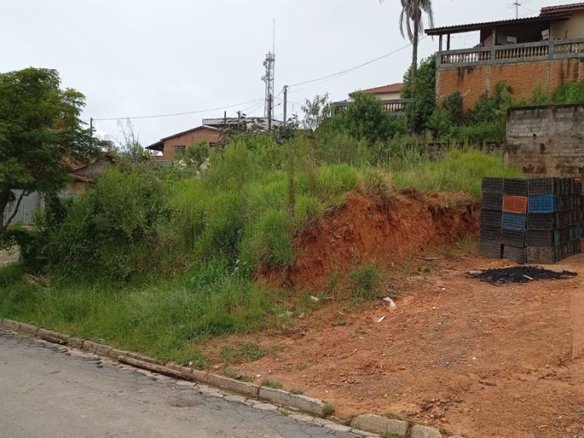 Lote de 481 m² à Venda em Senador Amaral MG Cód. 2048 (3)