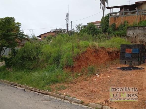 Lote de 481 m² à Venda em Senador Amaral MG Cód. 2048 (3)