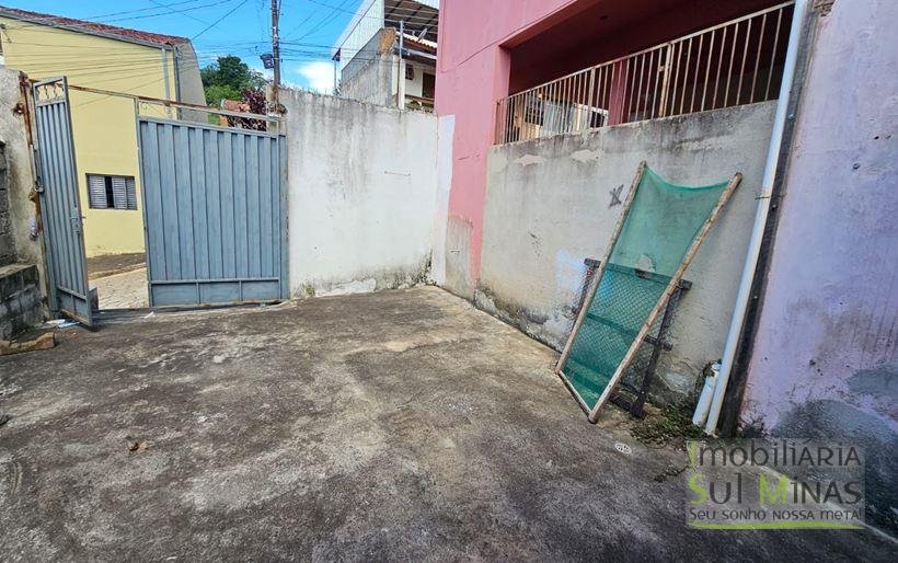 Casa com duas moradas de 165 m² à Venda em Cambuí MG Cód. 2065 (15)