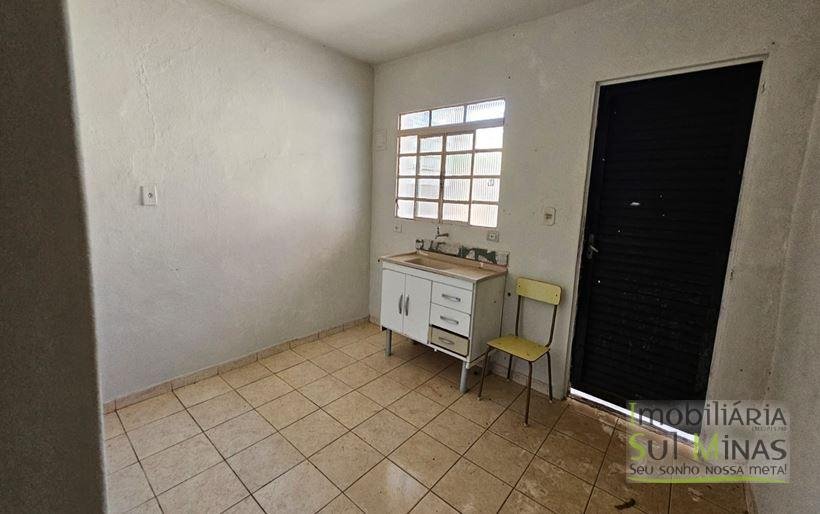 Casa com duas moradas de 165 m² à Venda em Cambuí MG Cód. 2065 (16)