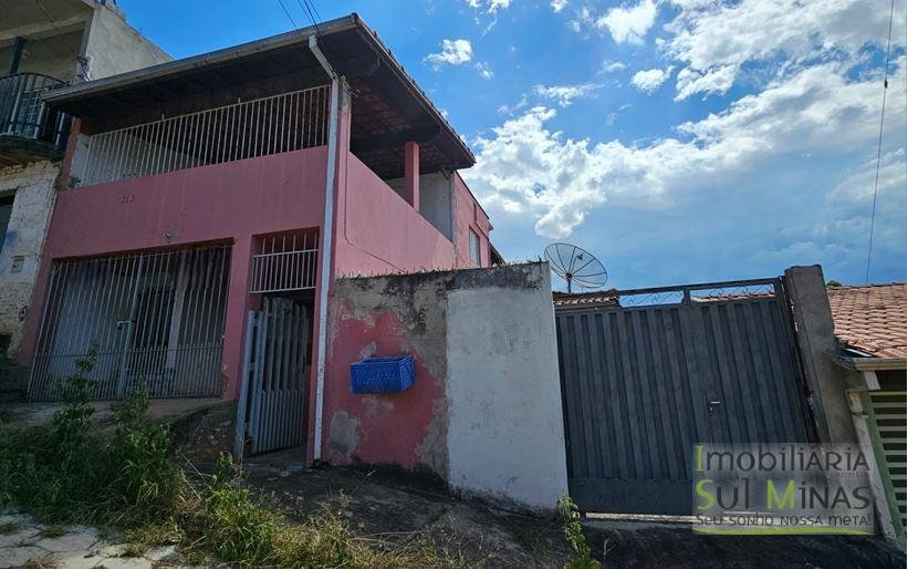 Casa com duas moradas de 165 m² à Venda em Cambuí MG Cód. 2065 (2)