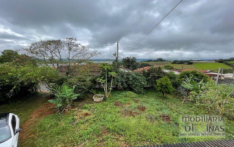 Casa com duas moradas e lote de 402 m² em Cambuí MG Cód. 2076 (1)