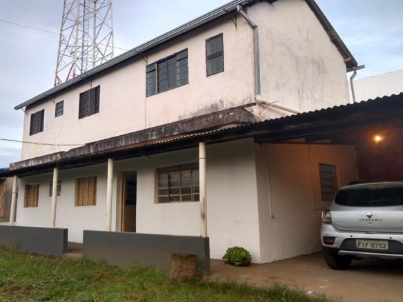 Casa com duas moradas e lote de 402 m² em Cambuí MG Cód. 2076 (4)