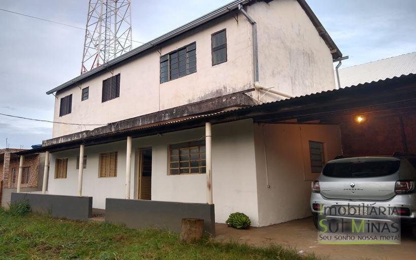 Casa com duas moradas e lote de 402 m² em Cambuí MG Cód. 2076 (4)