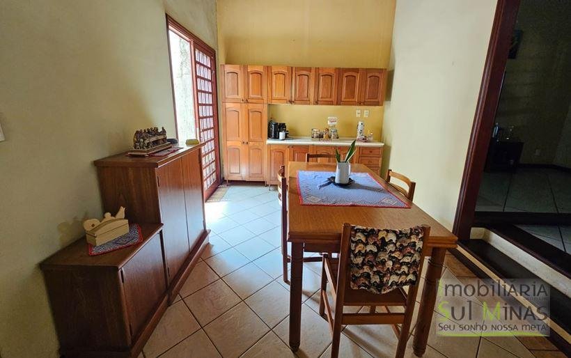 Casa com vista para Serra da Mantiqueira à Venda em Cambuí MG Cód. 2062 (17)