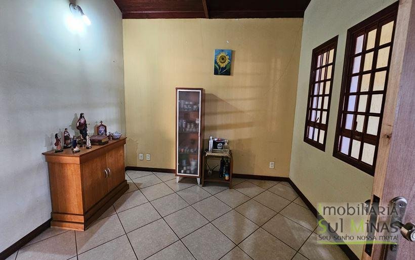 Casa com vista para Serra da Mantiqueira à Venda em Cambuí MG Cód. 2062 (19)