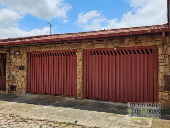 Casa com vista para Serra da Mantiqueira à Venda em Cambuí MG Cód. 2062 (33)