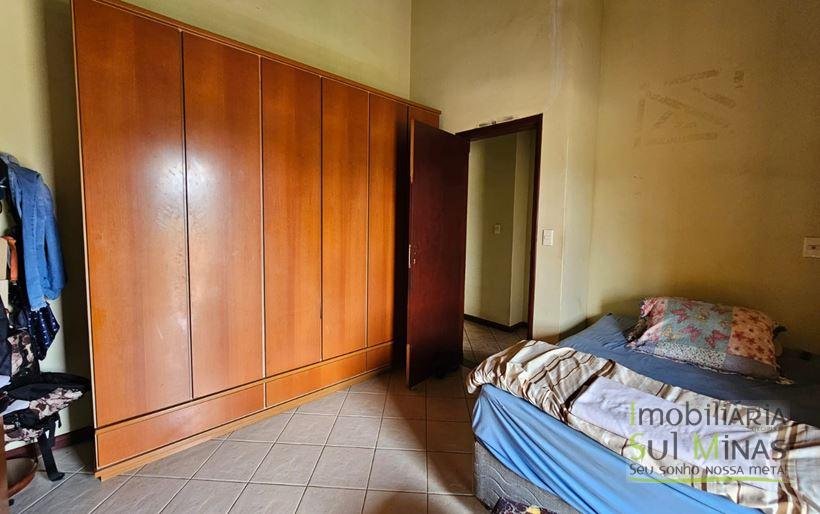 Casa com vista para Serra da Mantiqueira à Venda em Cambuí MG Cód. 2062 (7)