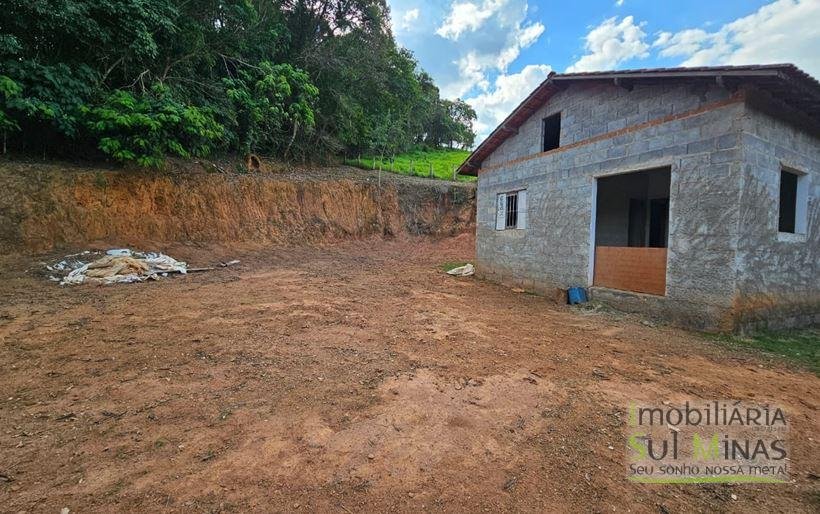 Chácara de 1500m² com casa iniciada à Venda em Estiva MG Cód. 2073 (8)