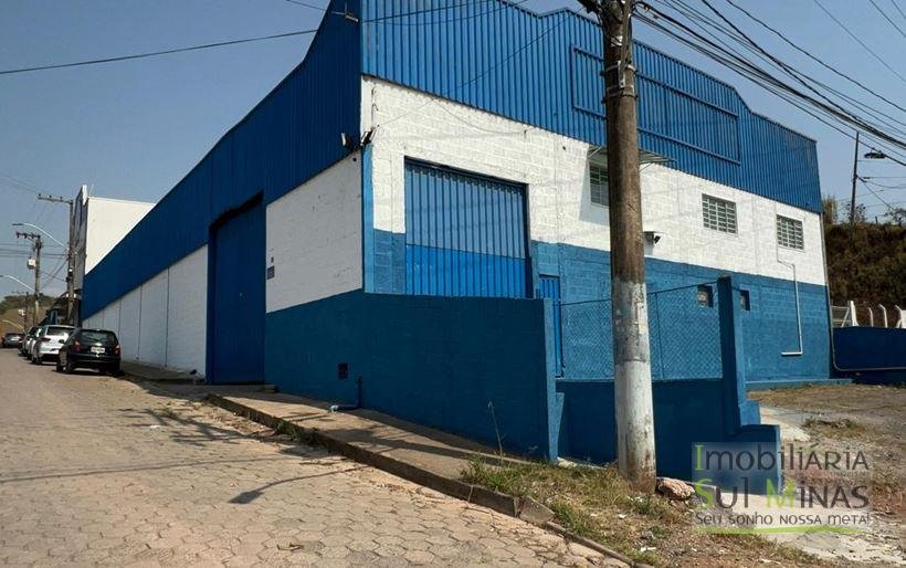 Galpão de 820 m ² em Cambuí MG com pé direito de 6 metros Cód. 2060 (1)