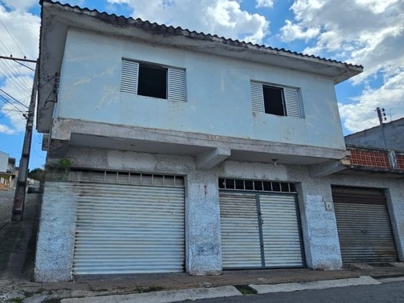 Sobrado com ponto comercial à Venda em Cambuí MG Cód. 2071 (1)