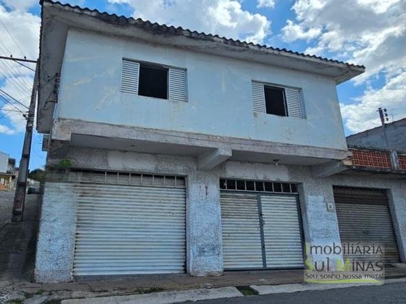 Sobrado com ponto comercial à Venda em Cambuí MG Cód. 2071 (1)