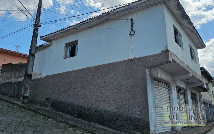 Sobrado com ponto comercial à Venda em Cambuí MG Cód. 2071 (10)