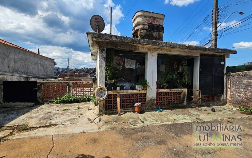 Sobrado com ponto comercial à Venda em Cambuí MG Cód. 2071 (7)