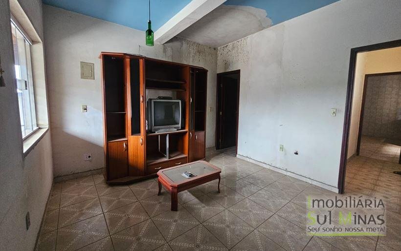 Casa com 3 dormitórios e espaço para área gourmet à Venda em Cambuí MG Cód. 2078 (10)