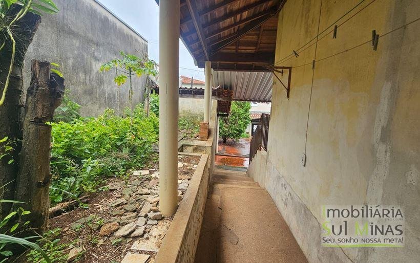 Casa com 3 dormitórios e espaço para área gourmet à Venda em Cambuí MG Cód. 2078 (7)