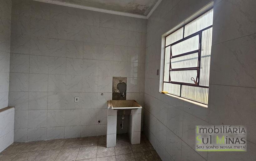 Casa com 3 dormitórios e espaço para área gourmet à Venda em Cambuí MG Cód. 2078 (8)