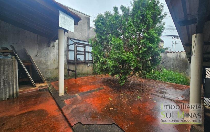 Casa com 3 dormitórios e espaço para área gourmet à Venda em Cambuí MG Cód. 2078 (9)